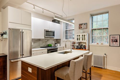 14-4 Kilsyth Ter, Boston, MA, 02135-7827 | Card Image