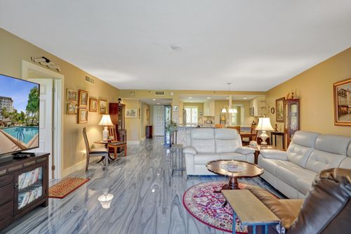 unit-205-3499 Oaks Way, Pompano Beach, FL, 33069-5305 | Card Image