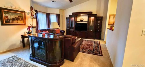 512 Narragansett Villas Dr, Lindenhurst, NY, 11757-5463 | Card Image