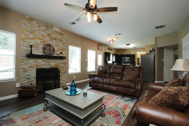 611 Loggers Chase Ct, House other with 4 bedrooms, 3 bathrooms and 2 parking in Spring TX | Image 16
