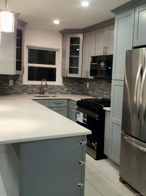 22509 Murdock Ave, Queens Village, NY, 11429-2728 | Card Image