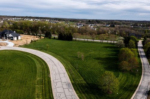 3375 Fall Meadows Cir, Valparaiso, IN, 46385 | Card Image