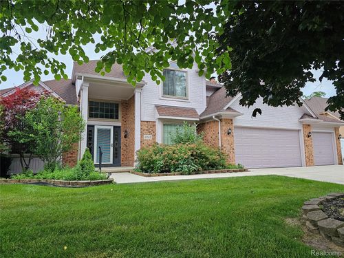 6942 Norton Dr, Troy, MI, 48085-1606 | Card Image