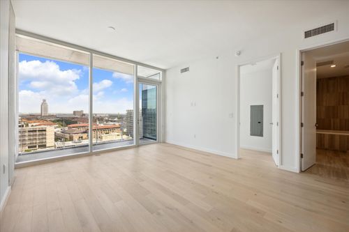 unit-1502-313 W 17th St, Austin, TX, 78701-1290 | Card Image