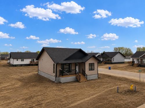 11113 104 Ave, La Crete, AB, T0H2H0 | Card Image