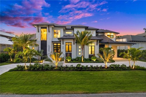 255 21st Ave S, NAPLES, FL, 34102-7601 | Card Image