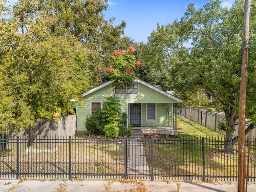 222 E James St, Baytown, TX, 77520-5049 | Card Image