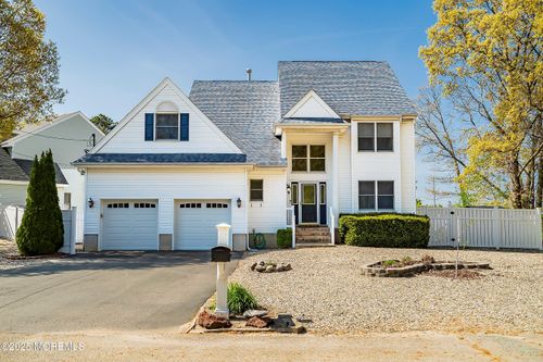 39 Ivy Ct, Bayville, NJ, 08721-1024 | Card Image