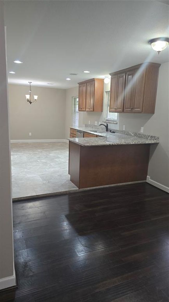 1125 Robert St, House other with 4 bedrooms, 2 bathrooms and 2 parking in Pearland TX | Image 10