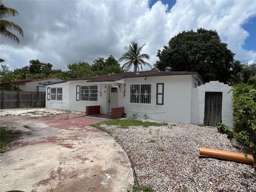 845 Nw 130th St, North Miami, FL, 33168-6540 | Card Image