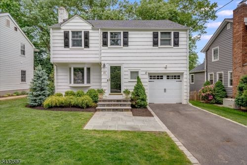 22 Essex Rd, Chatham, NJ, 07928-2056 | Card Image