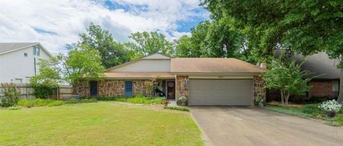 407 E Rogers Dr, Stillwater, OK, 74075-1627 | Card Image
