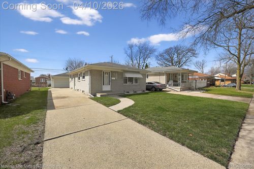 6623 N Silvery Ln, Dearborn Heights, MI, 48127-2172 | Card Image
