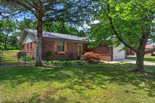 104 Trayce St, Poteau, OK, 74953-5110 | Card Image