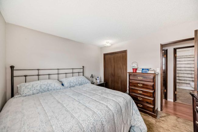 3816 Dover Ridge Drive Se, Home with 3 bedrooms, 1 bathrooms and 2 parking in Calgary AB | Image 18