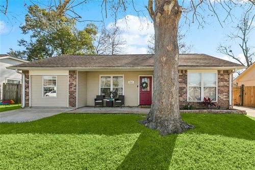 2741 Collette Dr, Marrero, LA, 70072-6621 | Card Image