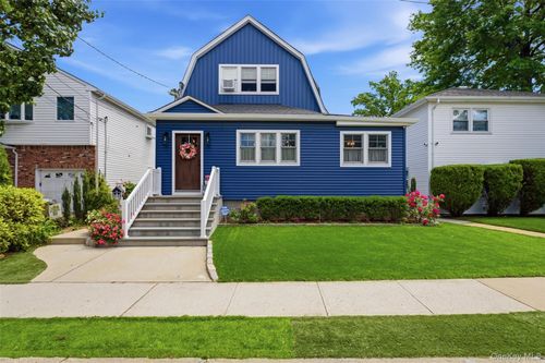 72 E Hitchcock Ave, Floral Park, NY, 11001-2228 | Card Image