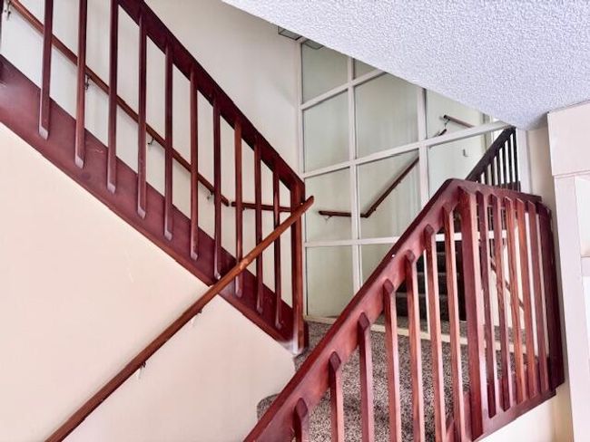 217 Live Oak Ln, Condo with 2 bedrooms, 3 bathrooms and null parking in Boynton Beach FL | Image 6
