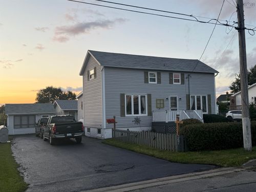 {{alt}} | Card Image