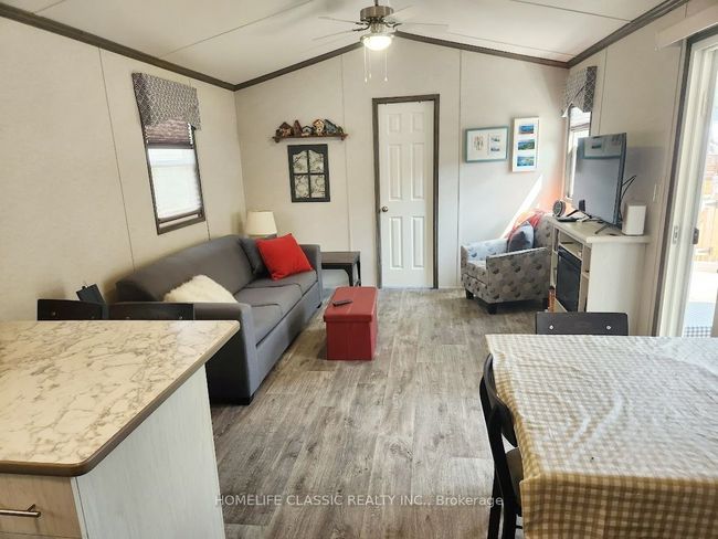 225 Platten Blvd, House other with 2 bedrooms, 1 bathrooms and 2 parking in Port Perry ON | Image 8