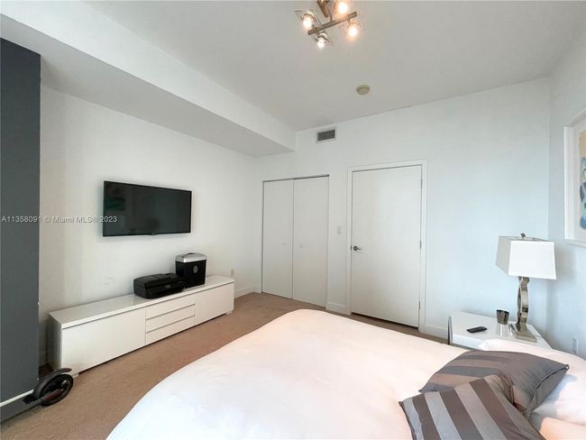 1006-S - 79 Sw 12 Th St, Condo with 2 bedrooms, 2 bathrooms and null parking in Miami FL | Image 8