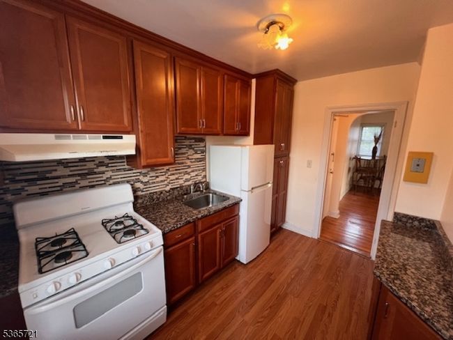 APT-2C - 735 Elm Ave, Townhouse with 1 bedrooms, 1 bathrooms and null parking in Teaneck NJ | Image 8