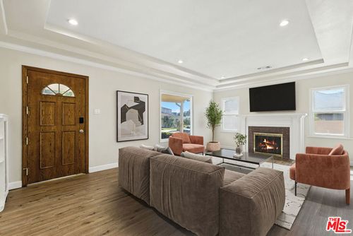 237 W Kelso St, Inglewood, CA, 90301 | Card Image