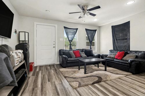 4421 Caplin St, Houston, TX, 77026-1613 | Card Image