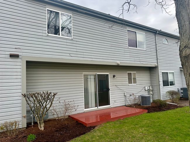 227 Wellington Cir, Townhouse with 2 bedrooms, 2 bathrooms and 1 parking in Gurnee IL | Image 32