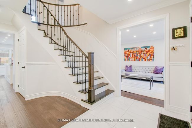 21 Hawkway Crt, House other with 4 bedrooms, 4 bathrooms and 4 parking in Brampton ON | Image 4