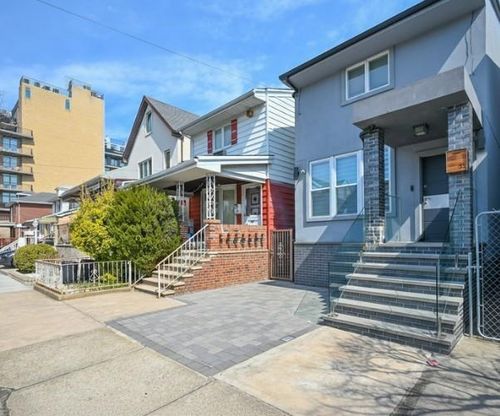 33 Kings Pl, Brooklyn, NY, 11223-2741 | Card Image