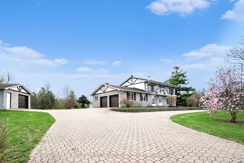 1500 Kinsella Dr, Cumberland, ON, K4C1A9 | Card Image