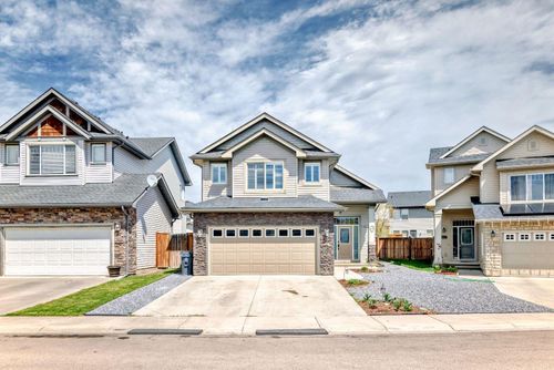 612 Montgomery Close Se, High River, AB, T1V0B7 | Card Image