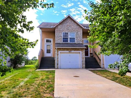 653 Woodson Ln, Gardner, KS, 66030-8401 | Card Image