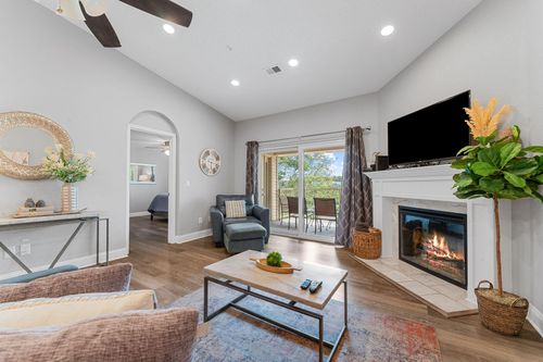 e20-350 S Wildwood Dr, Branson, MO, 65616-7260 | Card Image