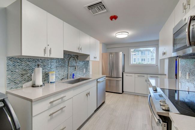 PH10 - 4750 S Ocean Blvd, Condo with 2 bedrooms, 2 bathrooms and null parking in Highland Beach FL | Image 48