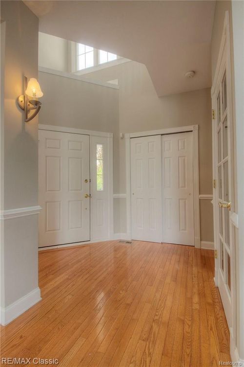 25846 Island Lake Dr, Novi, MI, 48374-2173 | Card Image