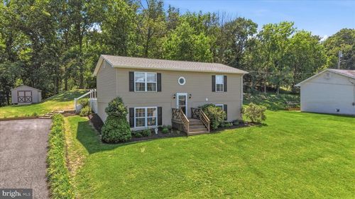 389 W Duck St, Front Royal, VA, 22630-4613 | Card Image