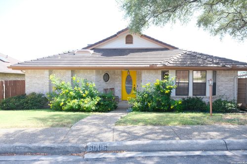 6006 Shady Crk, Windcrest, TX, 78239-2644 | Card Image