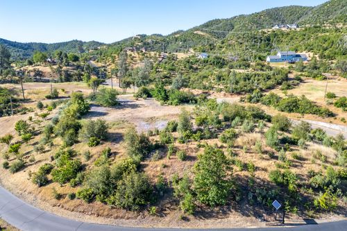 9889 Swasey Drive, Redding, CA, 96001 | Card Image