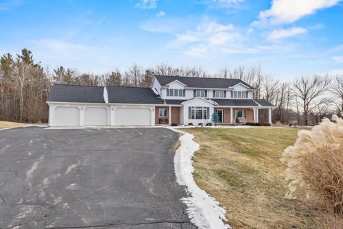 1044 Moonriver Drive, ROCKLAND, WI, 54115 | Card Image