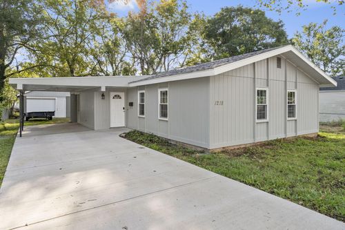 1218 N Warren Ave, Springfield, MO, 65802-1385 | Card Image