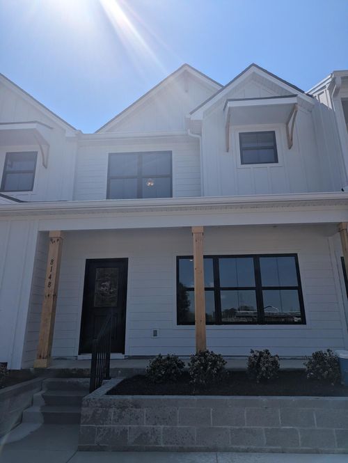 8136 Pembridge Ct, Chattanooga, TN, 37421-7729 | Card Image