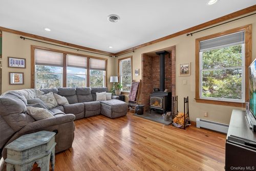 72 Coppergate Ln, Warwick, NY, 10990-2564 | Card Image