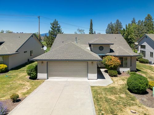 455 Hanks St, Klamath Falls, OR, 97601-1323 | Card Image