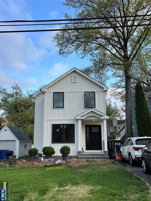 8 Virginia St, Tenafly, NJ, 07670-1645 | Card Image