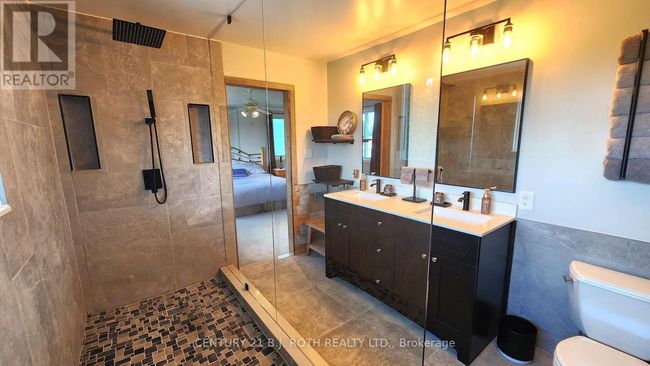 1252 Shore Acres Dr, House other with 4 bedrooms, 3 bathrooms and 12 parking in Gilford ON | Image 21