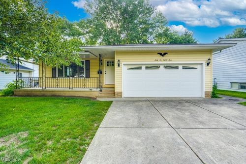 6583 Copley Ave, Solon, OH, 44139-4109 | Card Image