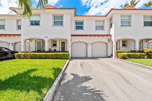 18-4086 W Palm Aire Dr, Pompano Beach, FL, 33069-4073 | Card Image