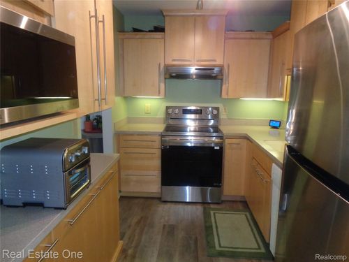unit-10-225 Brookwood Dr, South Lyon, MI, 48178-1860 | Card Image